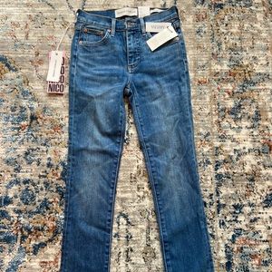 Aritzia Denim Forum Nico Mid Rise Skinny Jeans NWT